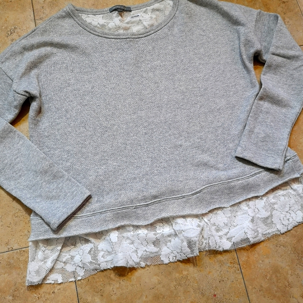 🥂 2/$15 Women's Longsleeve Shirt W/Lace Trim